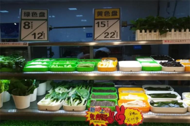 潤(rùn)百年量販?zhǔn)交疱?/></p><p>潤(rùn)百年量販?zhǔn)交疱伋性诟?jìng)爭(zhēng)激烈的餐飲市場(chǎng)憑借其獨(dú)特的經(jīng)營(yíng)理念和準(zhǔn)確的消費(fèi)者洞察，獲得了合格的業(yè)界口碑和眾多消費(fèi)者喜愛</p><p><p>以比較受消費(fèi)者追捧的潤(rùn)百年火鍋店為例，它是一家“量販?zhǔn)匠小笨鞎r(shí)尚概念火鍋店，秉承消費(fèi)者利益很大化的原則，出類拔萃的火鍋味道，細(xì)致入微的優(yōu)質(zhì)服務(wù)，