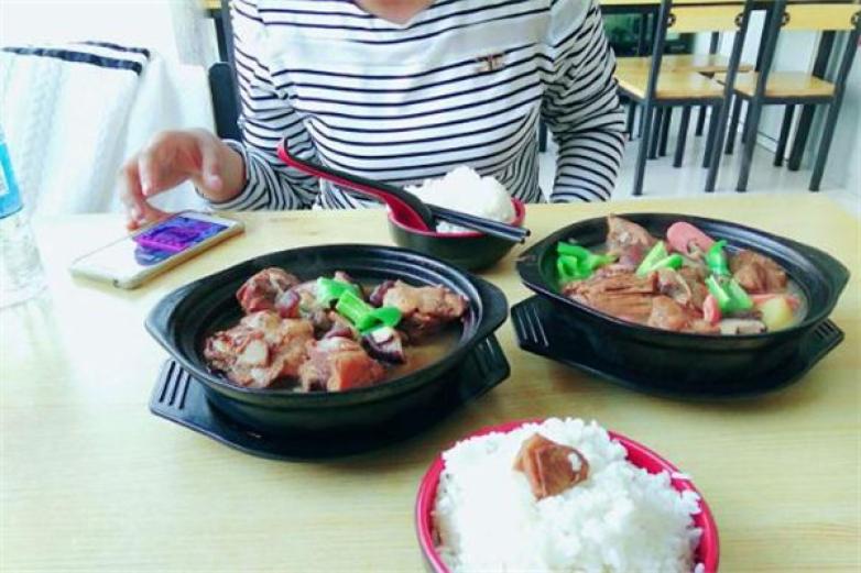 馬先生黃燜雞