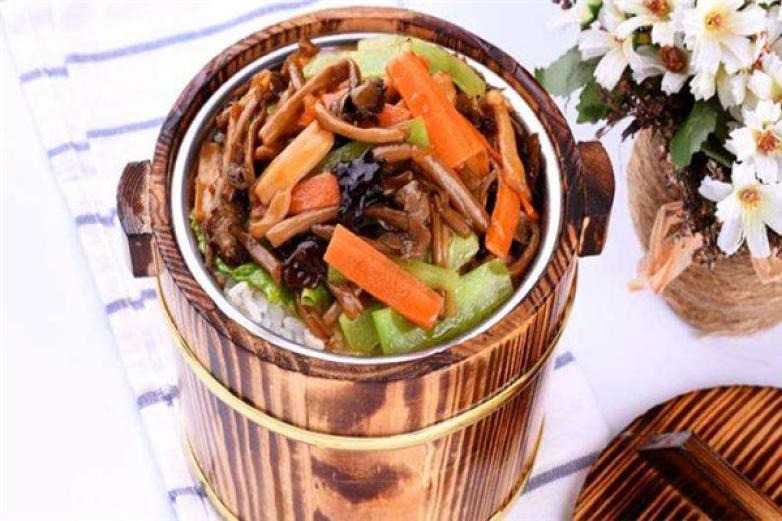 飽嗝莊木桶飯