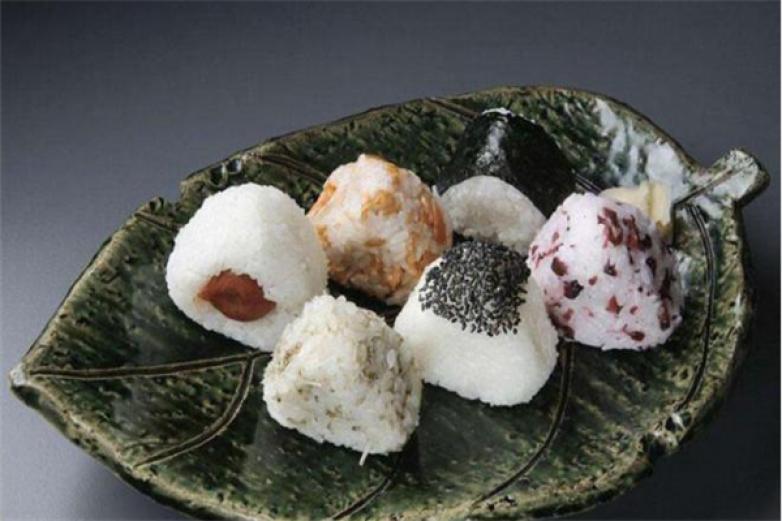吃獲飯團(tuán)燒