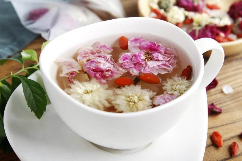 她喜愛花草茶