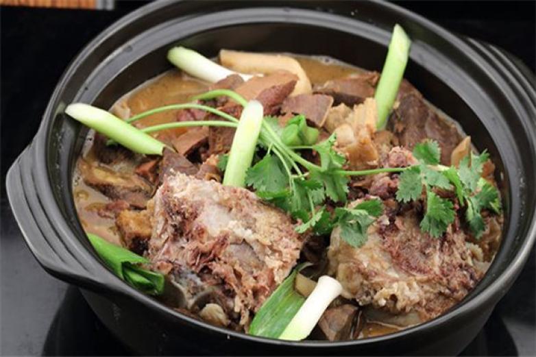 解饞牛排牛骨煲
