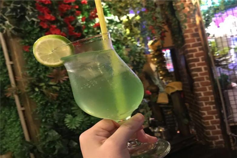 胡涂里音樂(lè)餐吧
