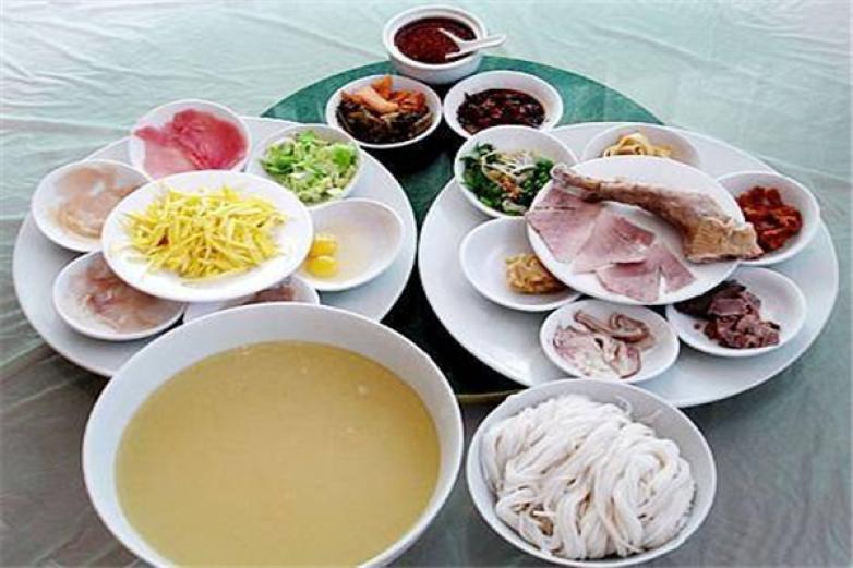 嘎嘎香過(guò)橋米線