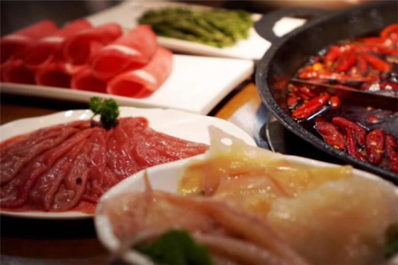 由你坐煮火鍋