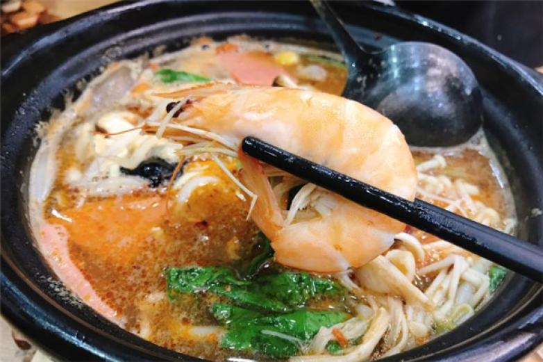 金盛園云南過(guò)橋米線