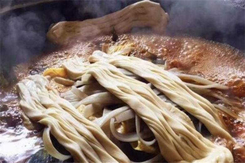 俊家鐵鍋燉魚
