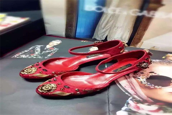 杜嘉班納女鞋加盟