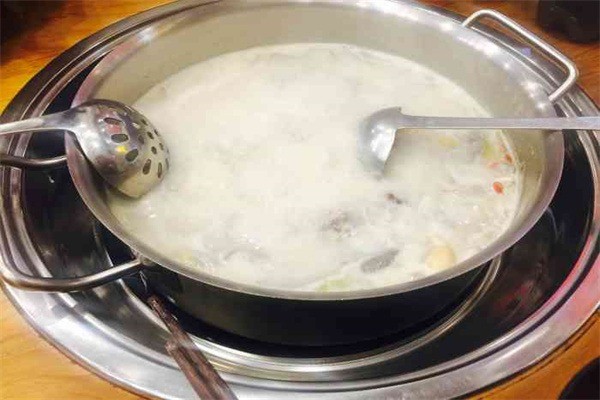 湯王豬肚雞火鍋加盟