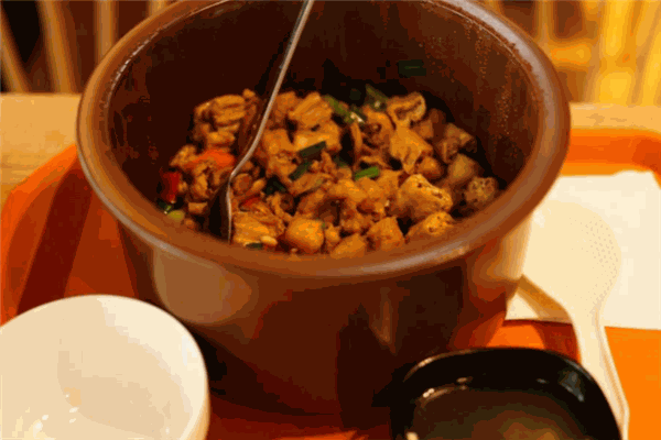 拌計(jì)劃紫砂煲拌飯加盟
