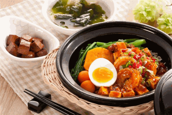 黃肖蘭煲仔飯加盟