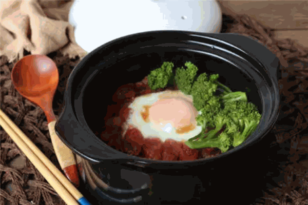 小龍煲仔飯加盟