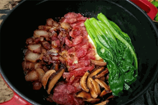 小龍煲仔飯加盟