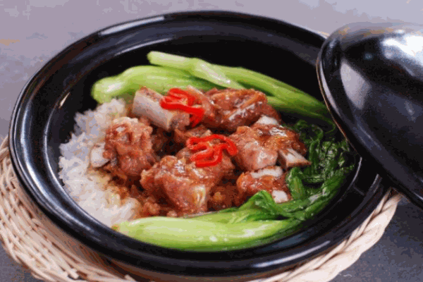 紅魚煲仔飯加盟