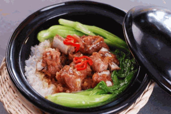 禾元煲仔飯加盟