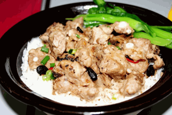 湘當(dāng)牛特色煲仔飯加盟