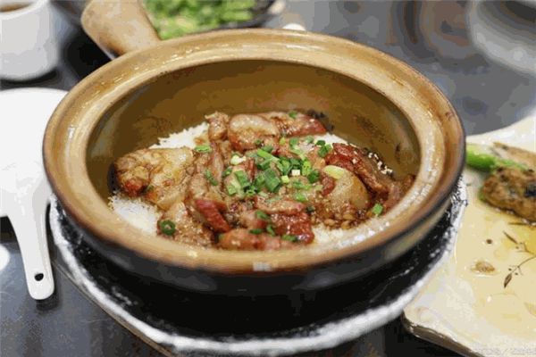 阿晴煲仔飯加盟