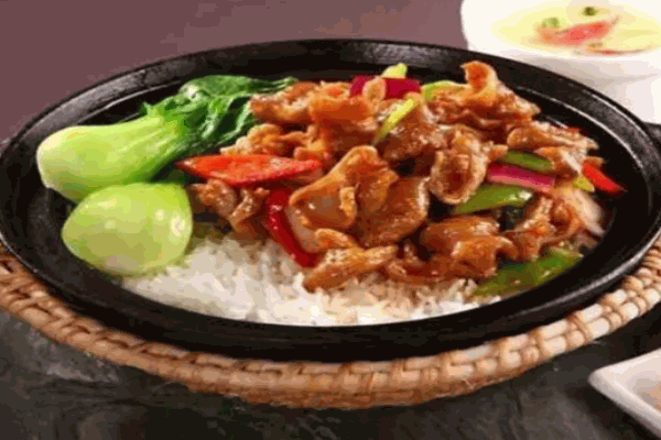 哎呦喂煲仔飯加盟