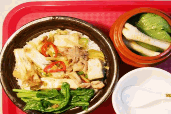 唐章記煲仔飯加盟