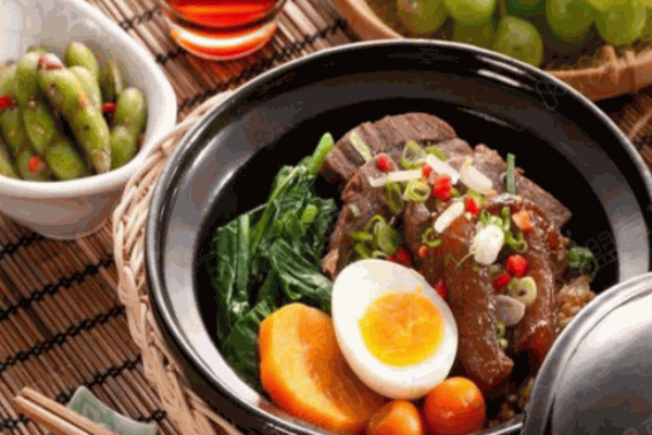 煲中香煲仔飯加盟