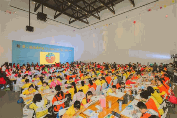 追夢(mèng)梵高國際少兒美校加盟