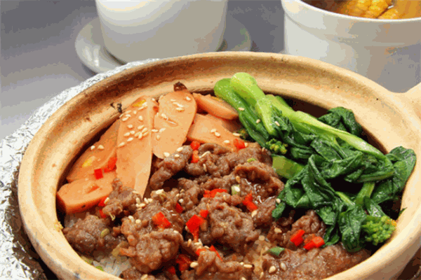 遇豐齋煲仔飯加盟