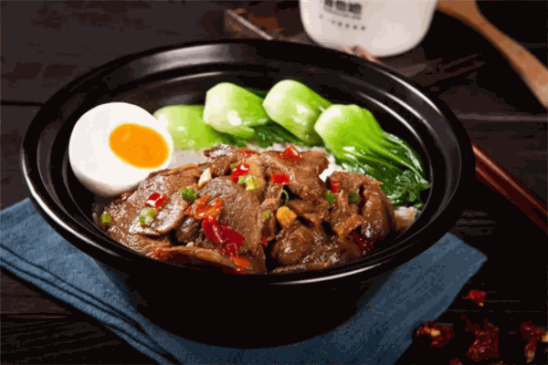 多客煲仔飯加盟