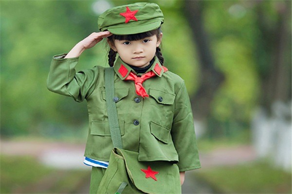 漂亮寶貝專業(yè)兒童攝影加盟