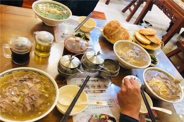 張署龍牛肉粉絲湯加盟