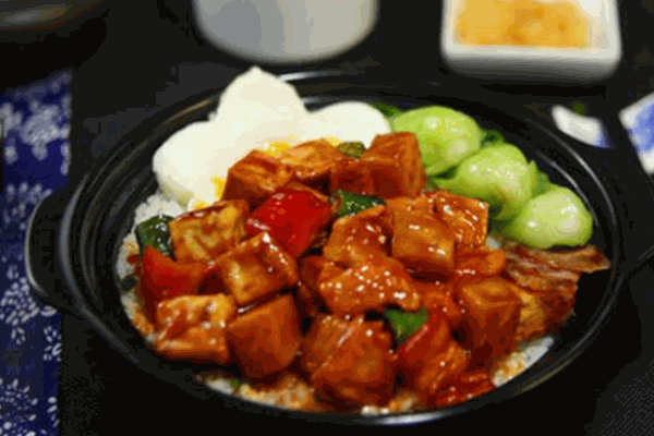 飯飯掂港式煲仔飯加盟