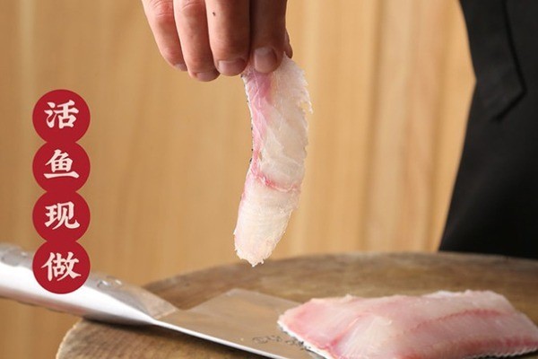 佐魚佑米酸菜魚米飯加盟