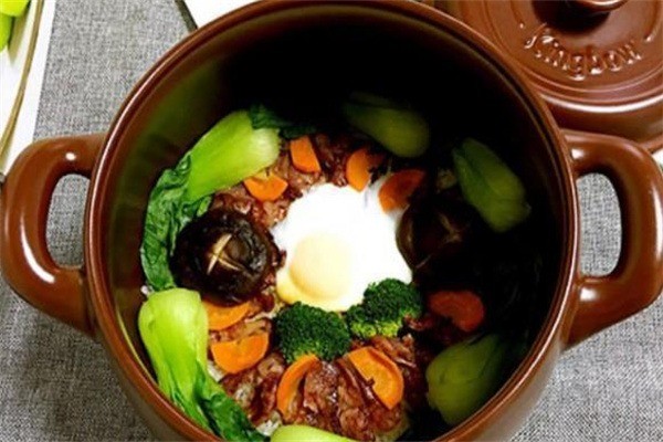 聞記煲仔飯加盟
