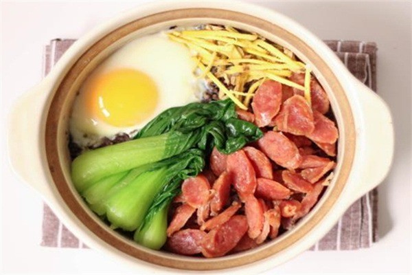 樂宇煲仔飯加盟