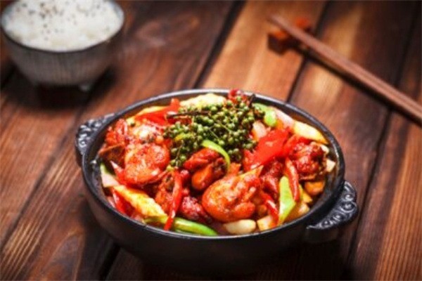 老爺正宗煲仔飯加盟