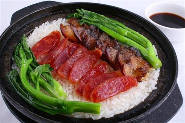 小滋味川式煲仔飯加盟