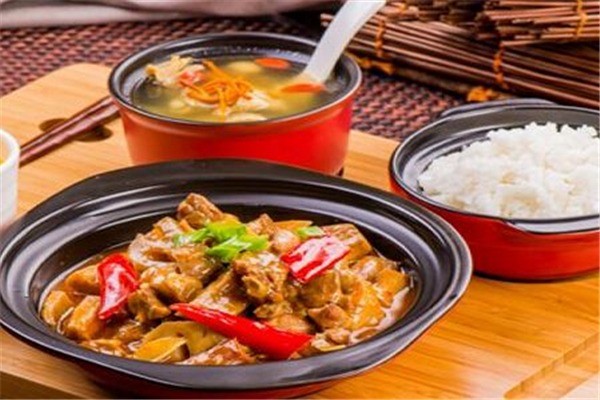 德誠(chéng)農(nóng)家煲仔飯加盟