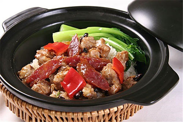私廚金牌煲仔飯加盟