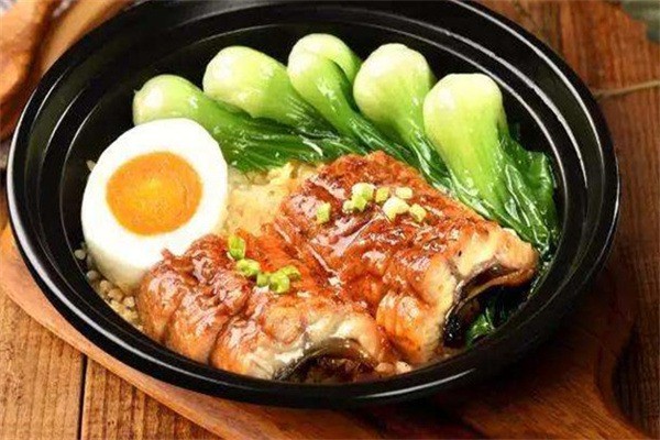 飯煲寶專業(yè)煲仔飯加盟