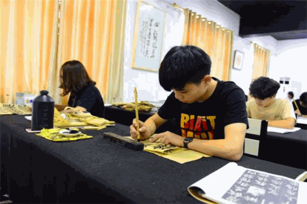 墨語書畫教育加盟