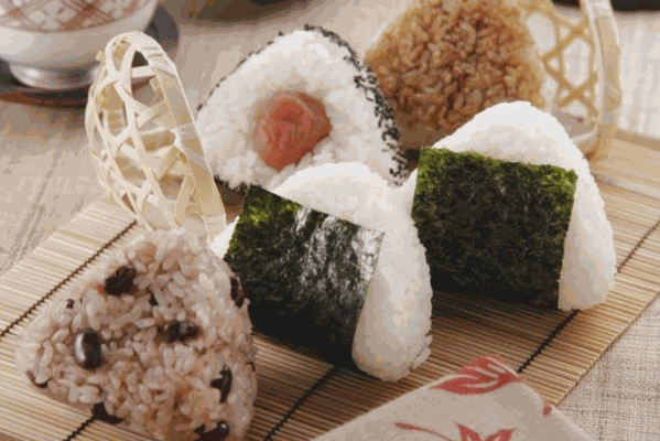 三角君飯團(tuán)