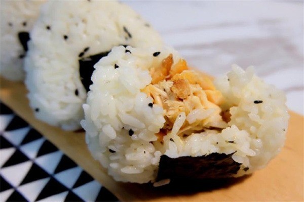 肖大廚飯團(tuán)加盟