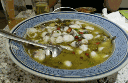 阿笨貓酸菜魚