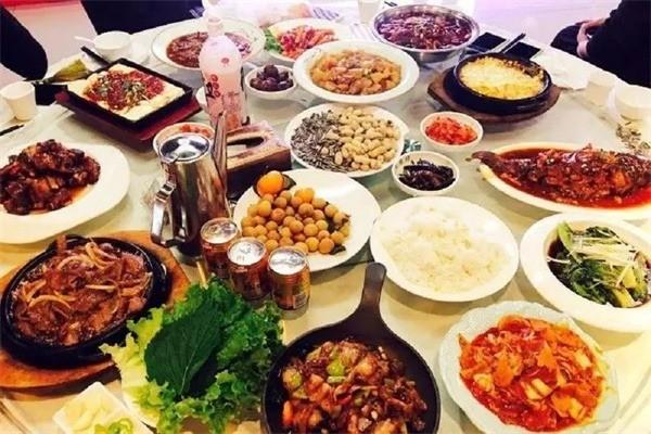 八色家餐飲