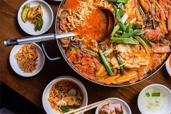 八色家餐飲