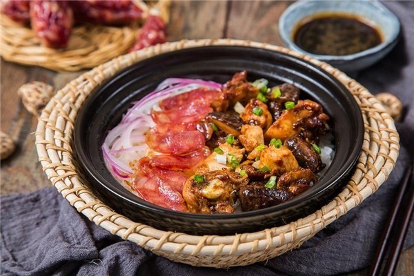 天天鮮煲仔飯加盟