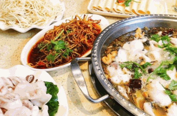 李二鮮魚(yú)村火鍋