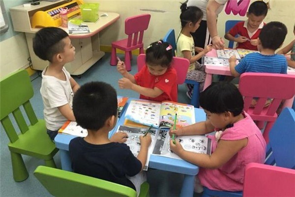 華彩少兒英語(yǔ)