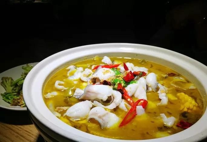 鴨陸江酸菜魚