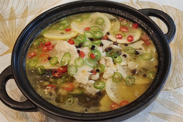 鴨陸江酸菜魚
