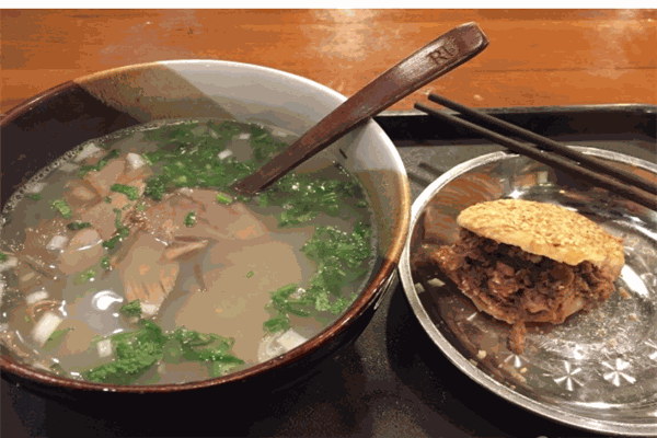 一碗羊肉湯加盟
